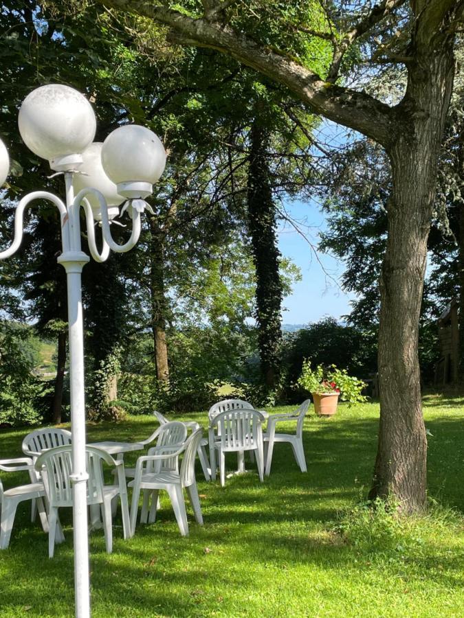 Hotel Logis Deshors-Foujanet Chamboulive Exteriér fotografie
