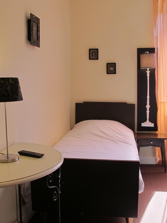 Hotel Logis Deshors-Foujanet Chamboulive Exteriér fotografie