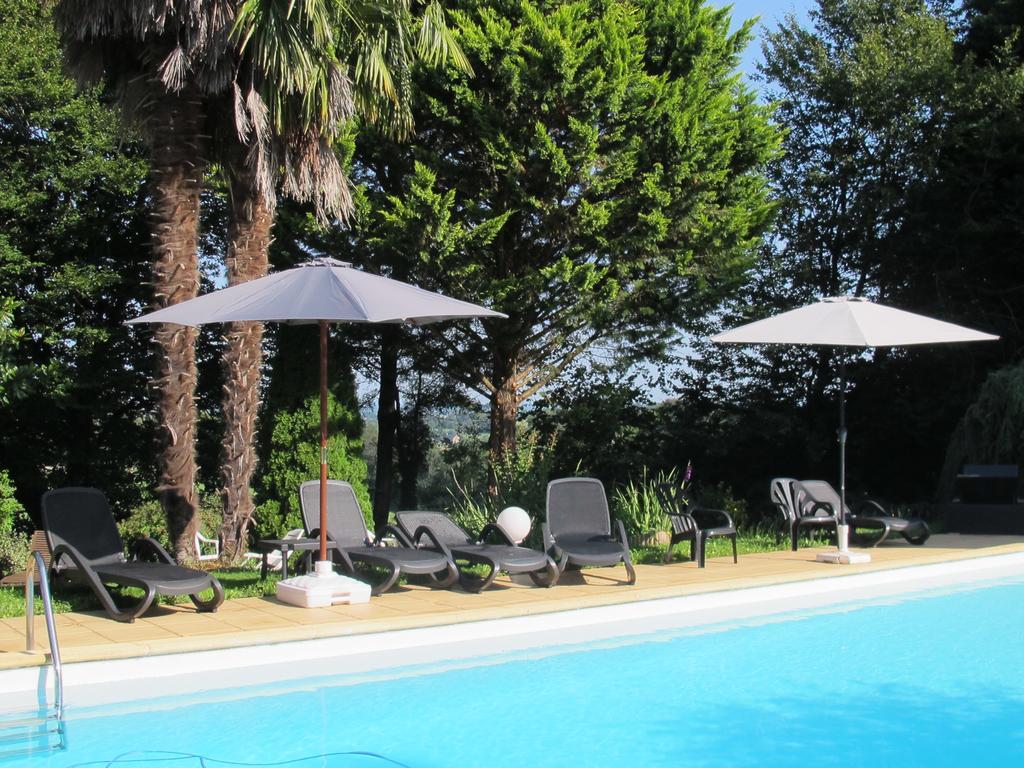 Hotel Logis Deshors-Foujanet Chamboulive Exteriér fotografie
