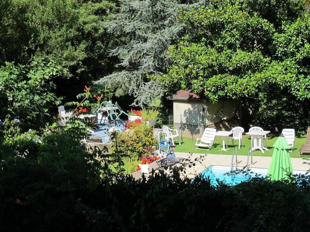 Hotel Logis Deshors-Foujanet Chamboulive Exteriér fotografie