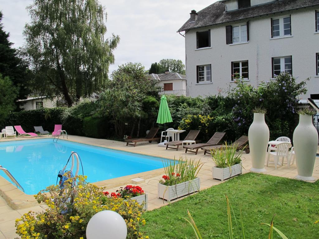 Hotel Logis Deshors-Foujanet Chamboulive Exteriér fotografie